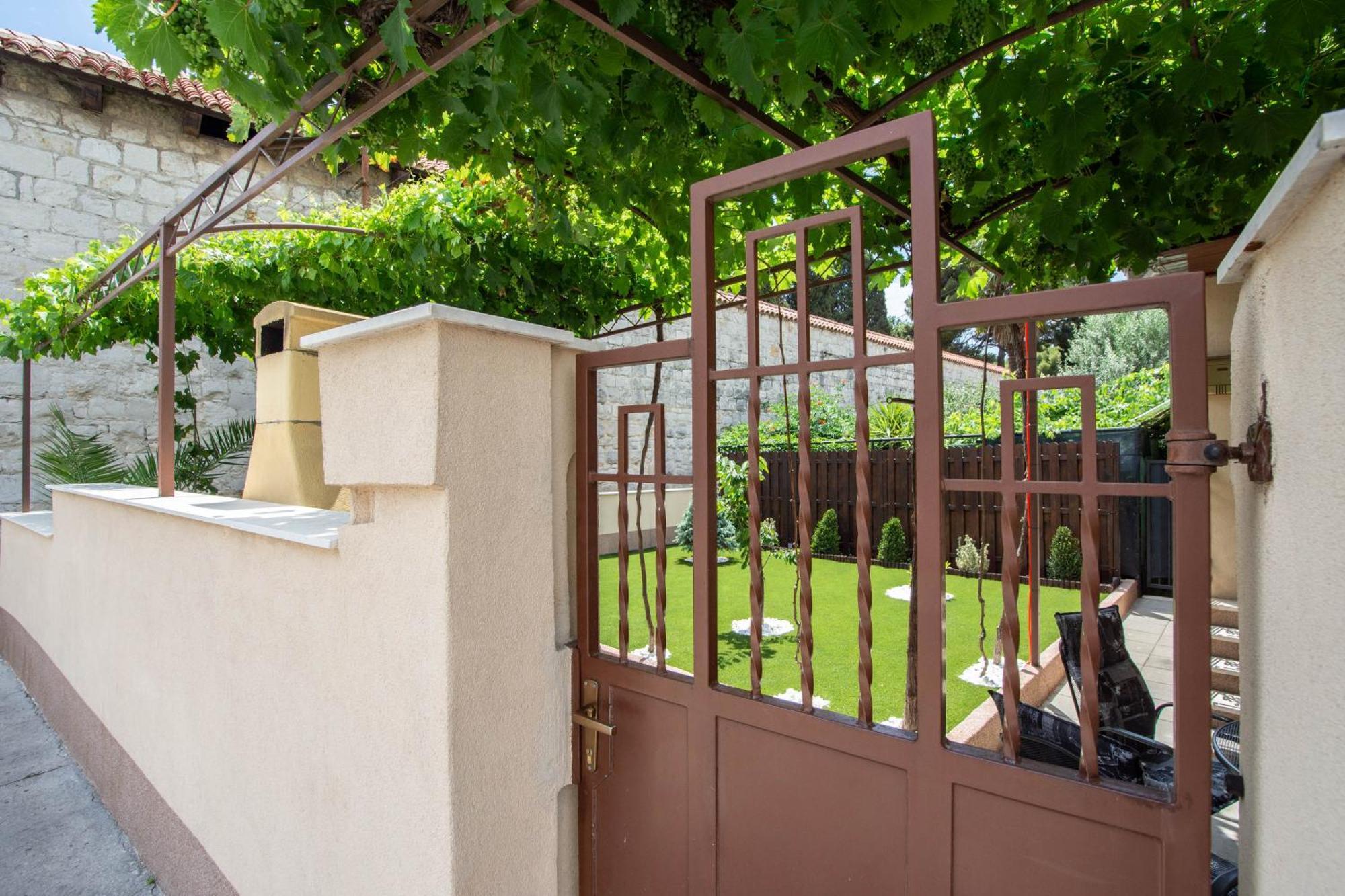 Antique Garden Villa Split Buitenkant foto